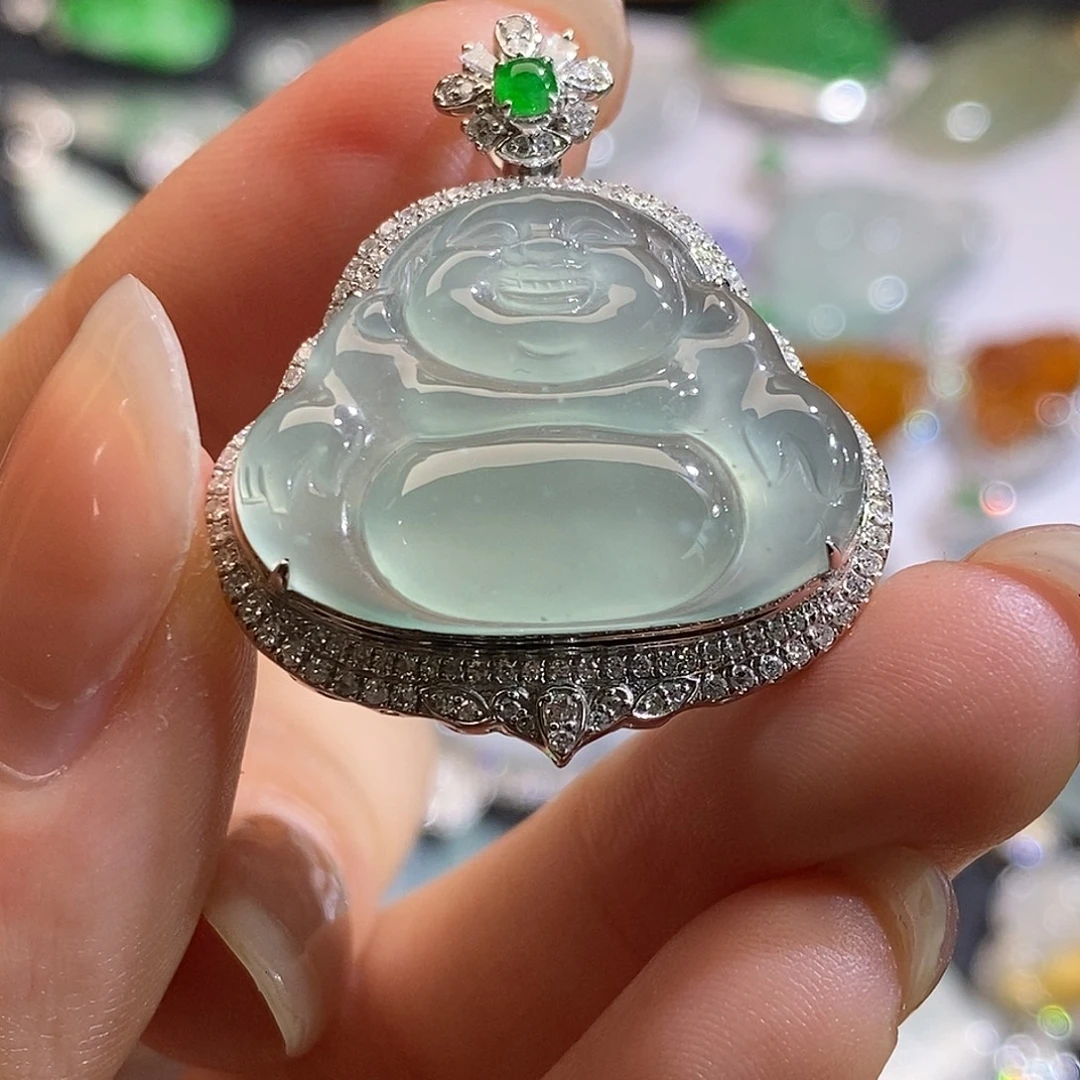 翡翠18K金镶嵌颈饰佛