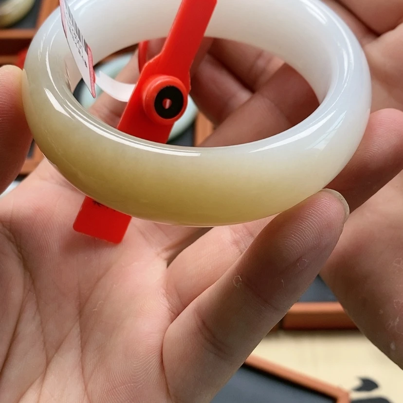 【闪购商品】未镶嵌手镯和田玉