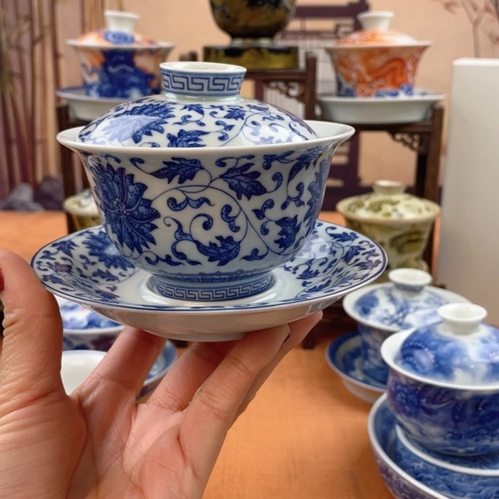 摆件陶青花缠枝莲元宝盖碗