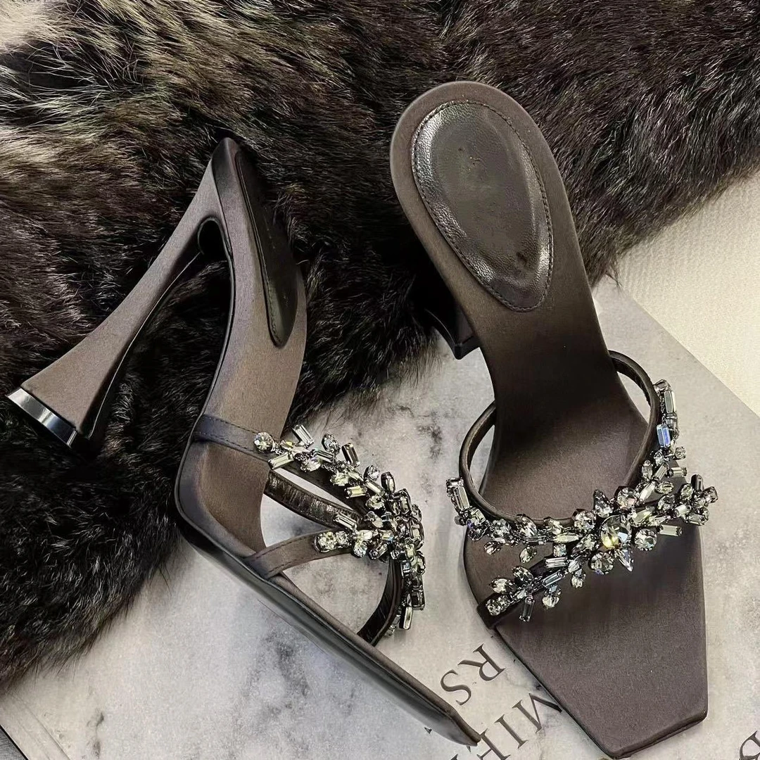 2025夏新款方头水钻一字带凉鞋女粗跟露趾高跟拖鞋杨树林半拖