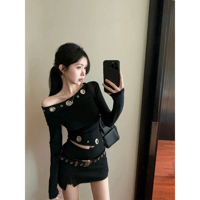 2025秋季新款性感辣妹设计感修身斜肩长袖上衣修身百搭裙裤两件套