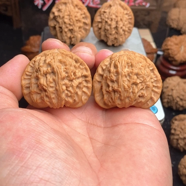 文玩核桃吊坠屏*40白狮子