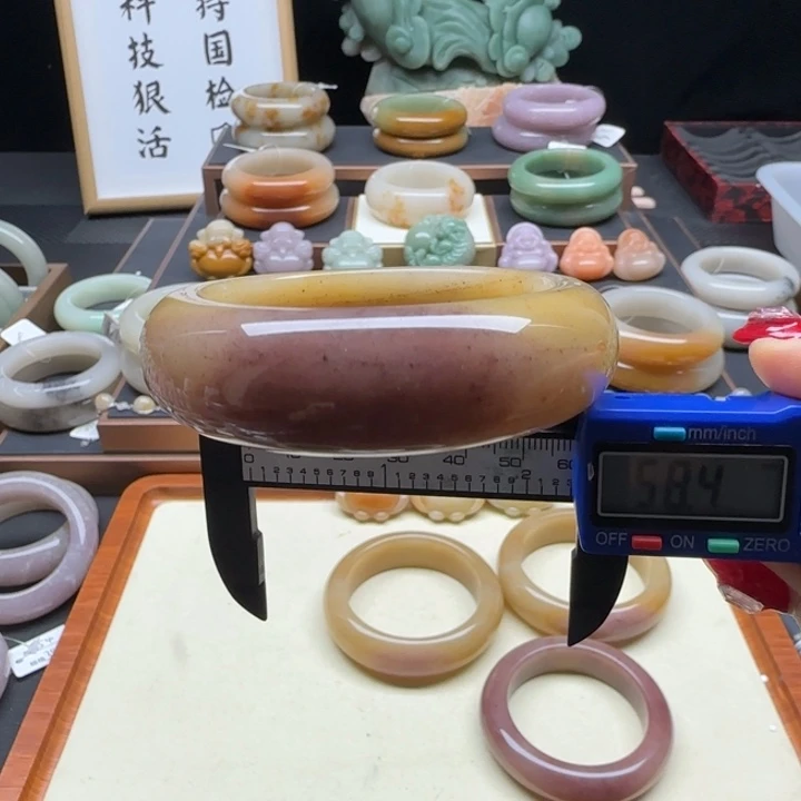 石英岩玉未镶嵌手镯不退不换