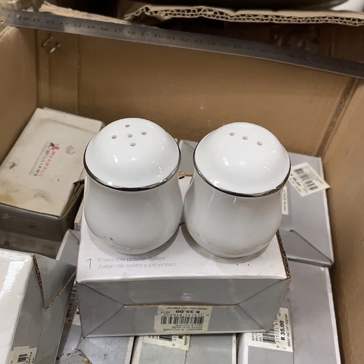 瓷片麦斯威尔胡盐罐一对