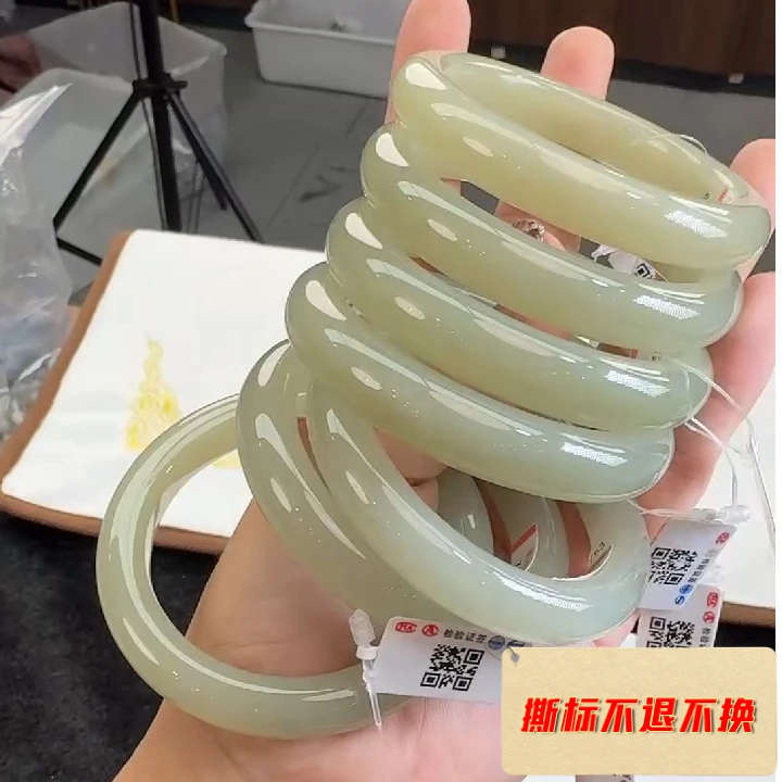 HD玉美人菲菲~和田玉手镯~多样性发一