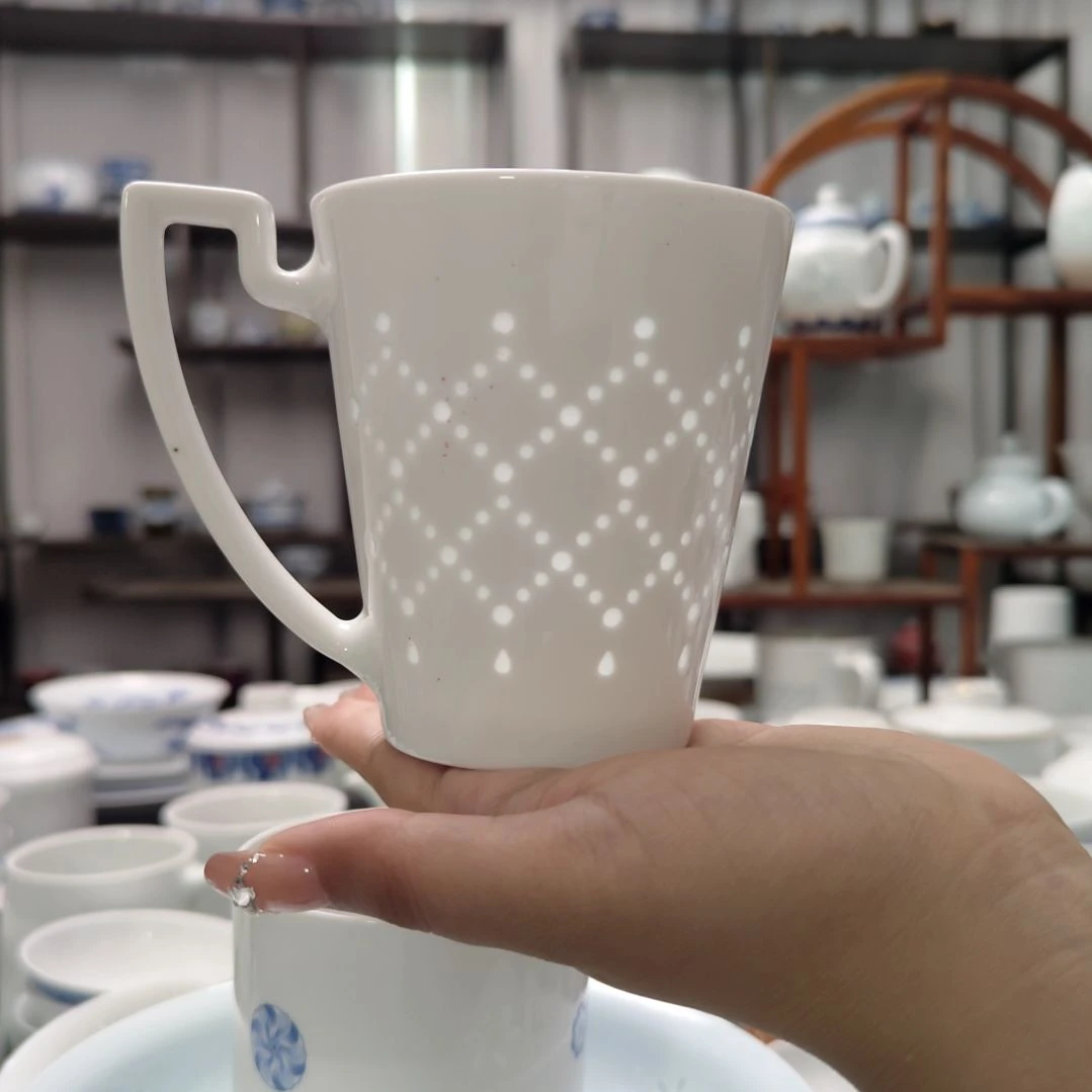 瓷星耀马克杯一个。