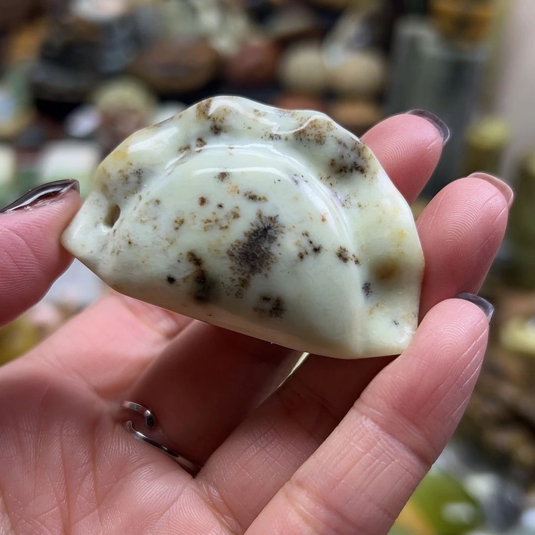 岫玉未镶嵌颈饰辽阳料水草饺子