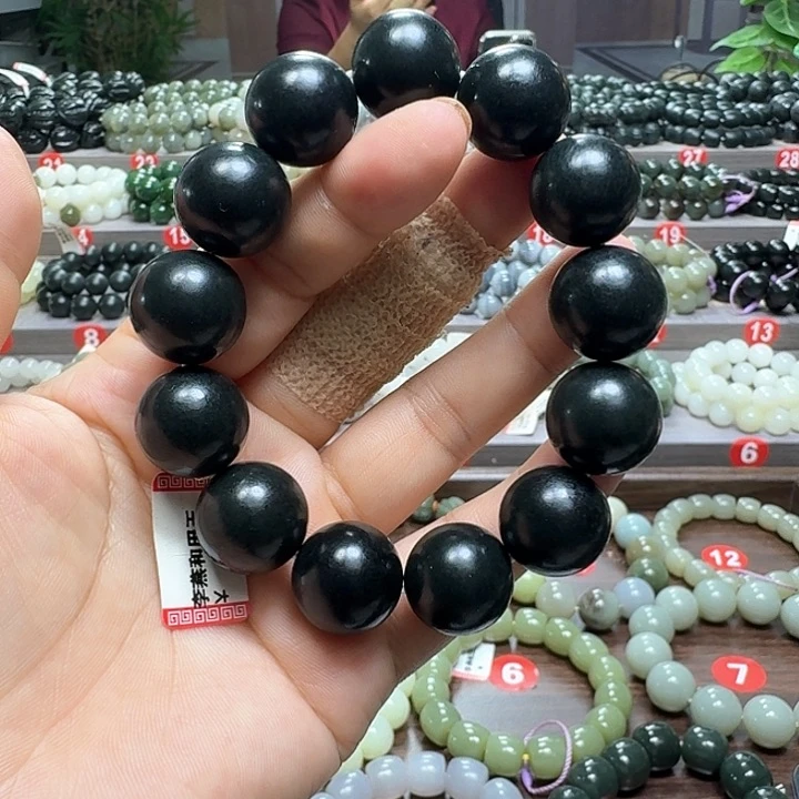 未镶嵌手链和田玉新疆黑青卡18
