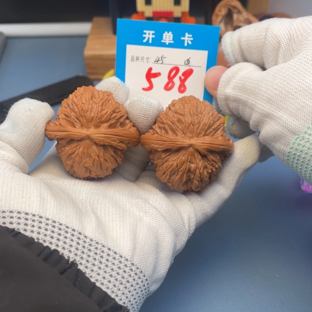 核桃文玩核桃白狮子