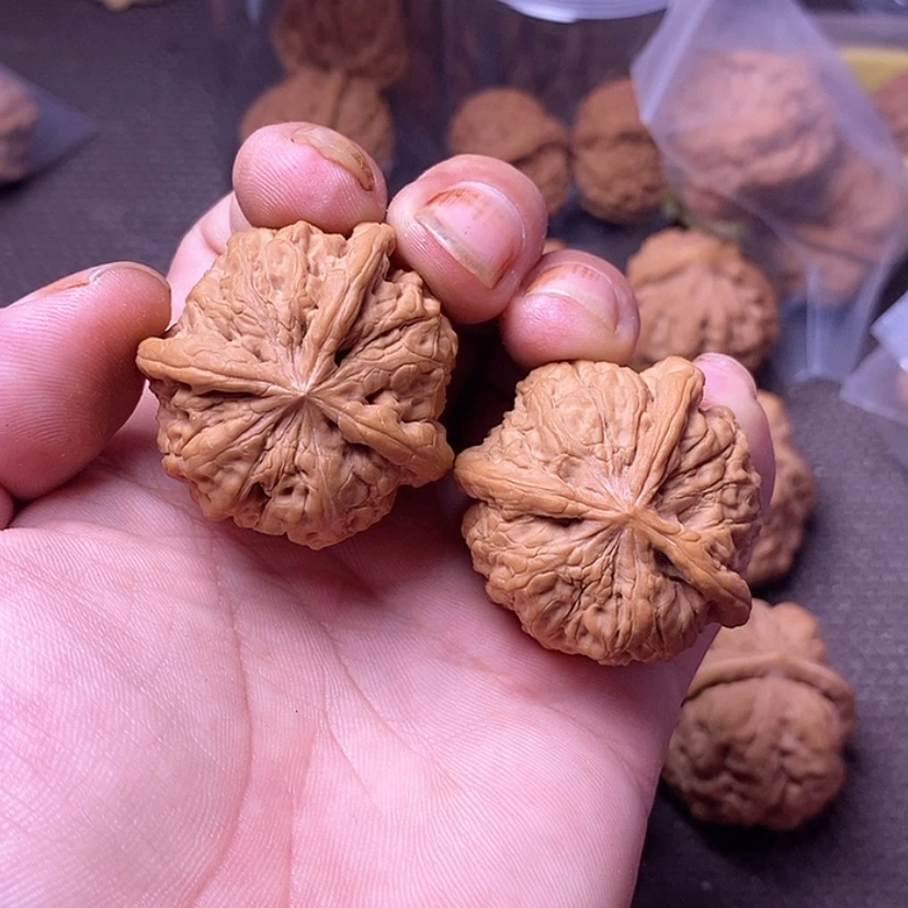 【闪购商品】吊坠文玩核桃40雨花石三棱