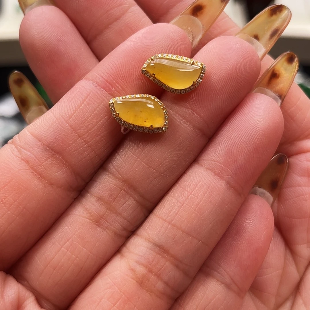 翡翠18K金镶嵌耳饰