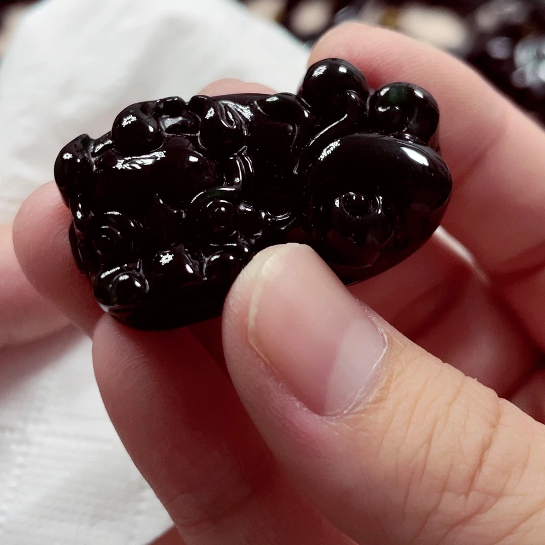 翡翠未镶嵌颈饰先鉴后发一物一证