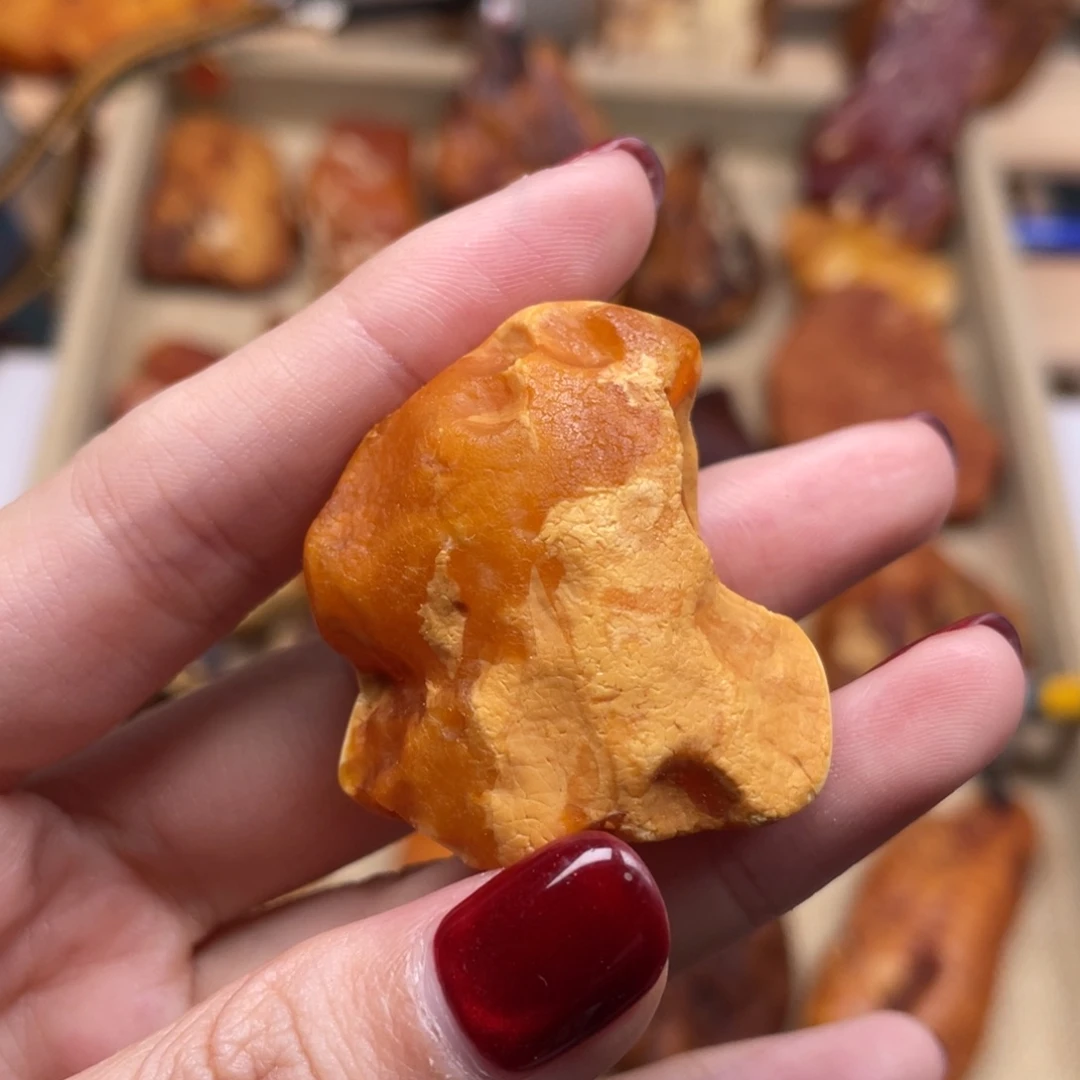 琥珀未镶嵌珠宝奇石