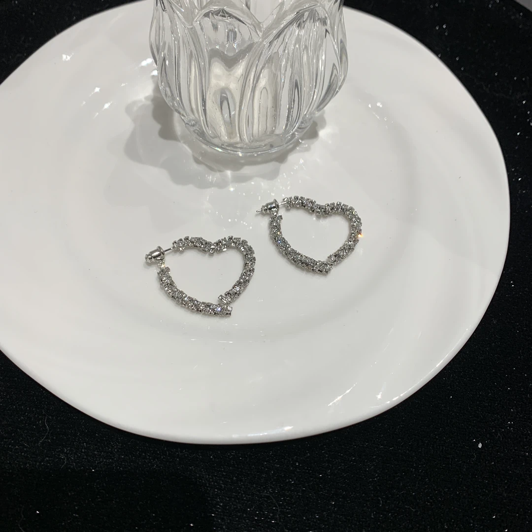 铜合金耳饰 Al6235时尚轻奢爱心耳环设计感高级气质女款耳饰