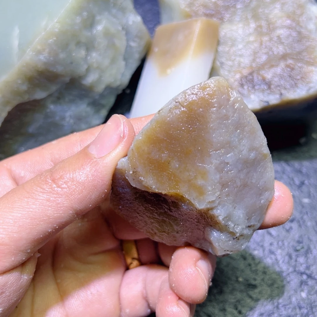 和田玉未镶嵌珠宝半成品