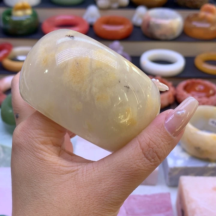 梦***境石英岩玉未镶嵌13468975444