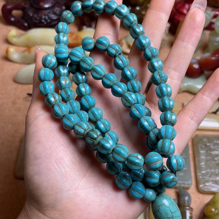 。***。蛇纹石玉未镶嵌颈饰