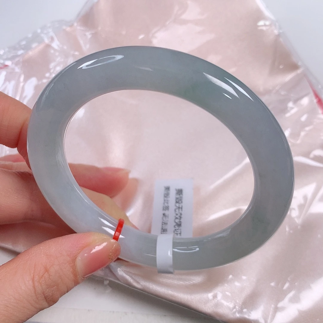 翡翠手镯未镶嵌 圆条