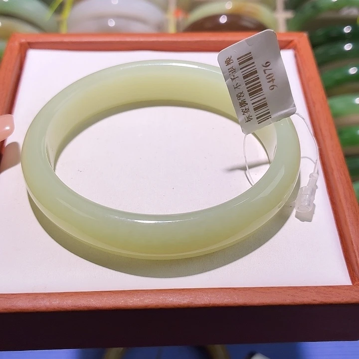 和田玉未镶嵌手镯晴底58.7