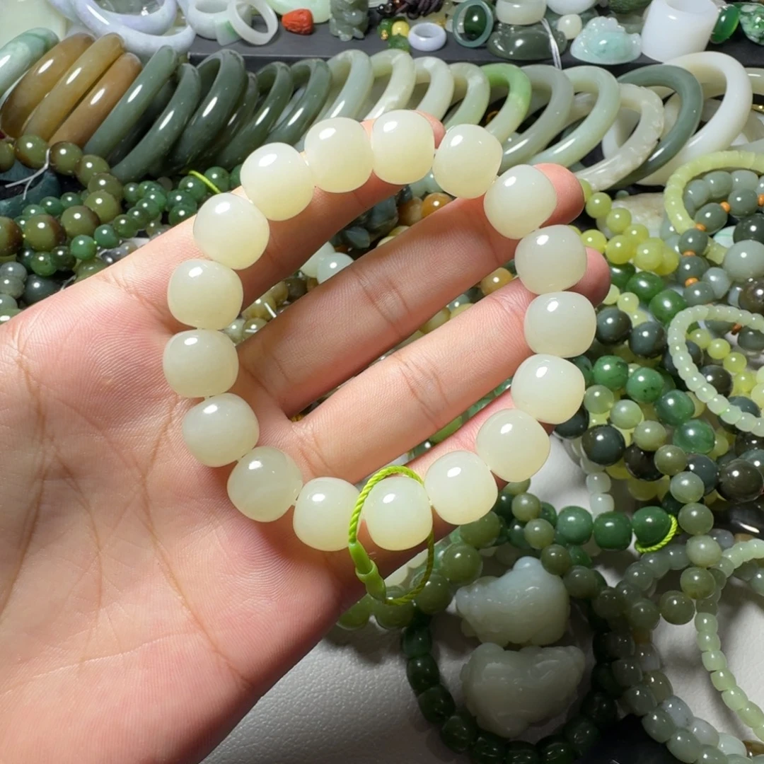 和田玉未镶嵌手串