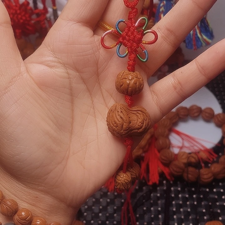 木质类龙纹桃枭挂件