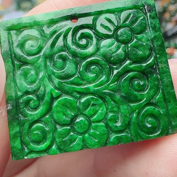 翡翠未镶嵌颈饰天然A货56