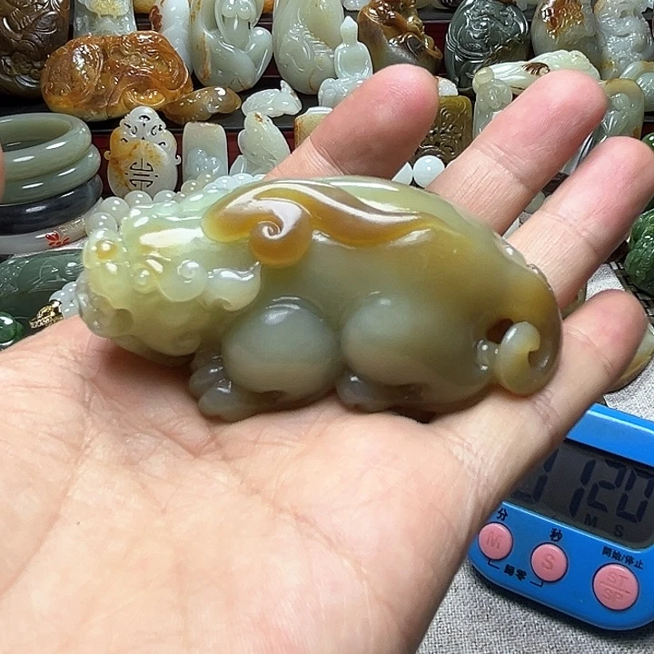 清***风未镶嵌和田玉把件