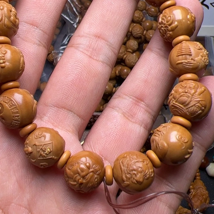 猴头核桃吊坠啦啦啦l