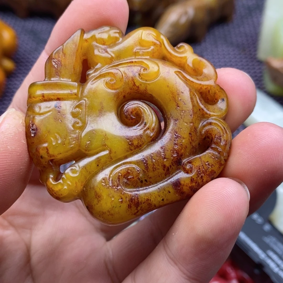 蛇纹石玉颈饰未镶嵌