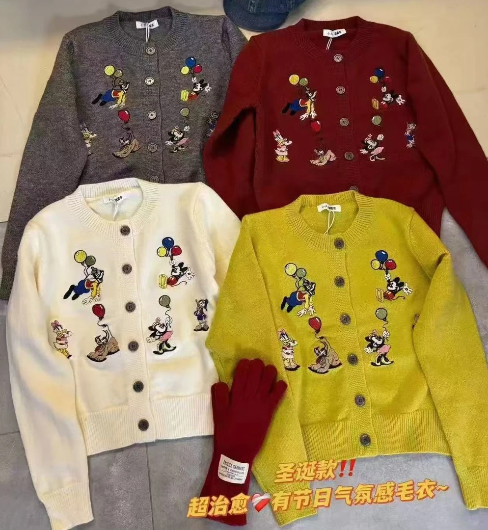 朵儿家米奇刺绣圆领厚毛衣