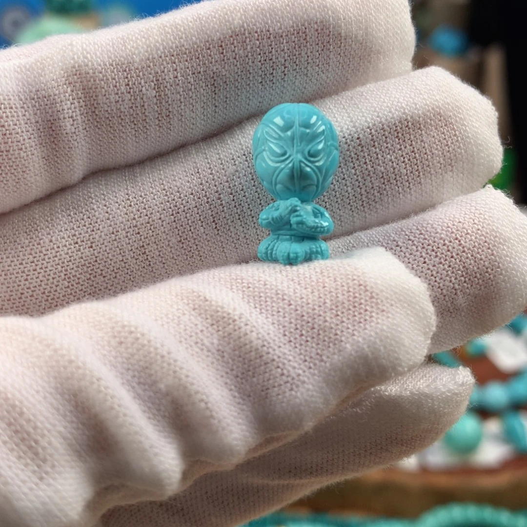绿松石未镶嵌珠宝奇石高瓷蓝蜘蛛侠9.5*17.4mm