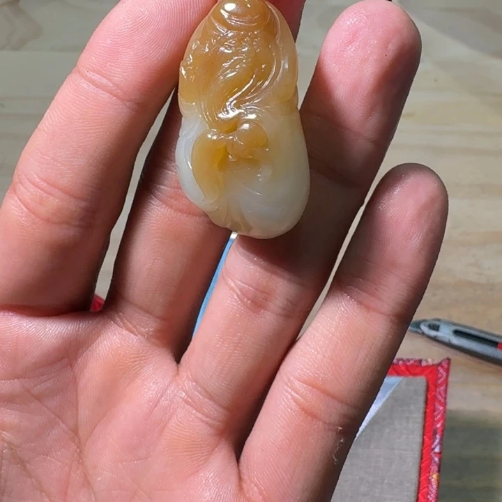 未镶嵌和田玉（糖玉）挂件