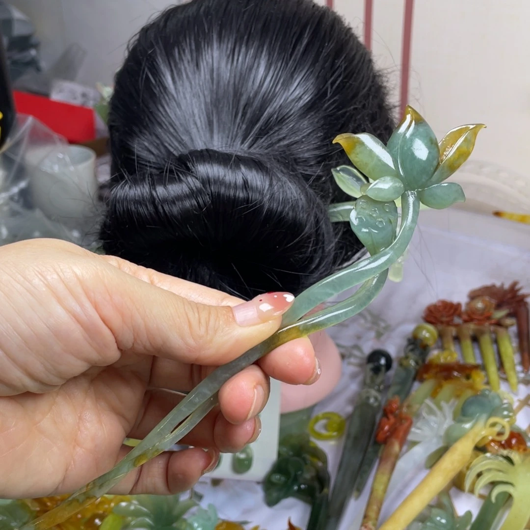 未镶嵌蛇纹石玉发饰桶*