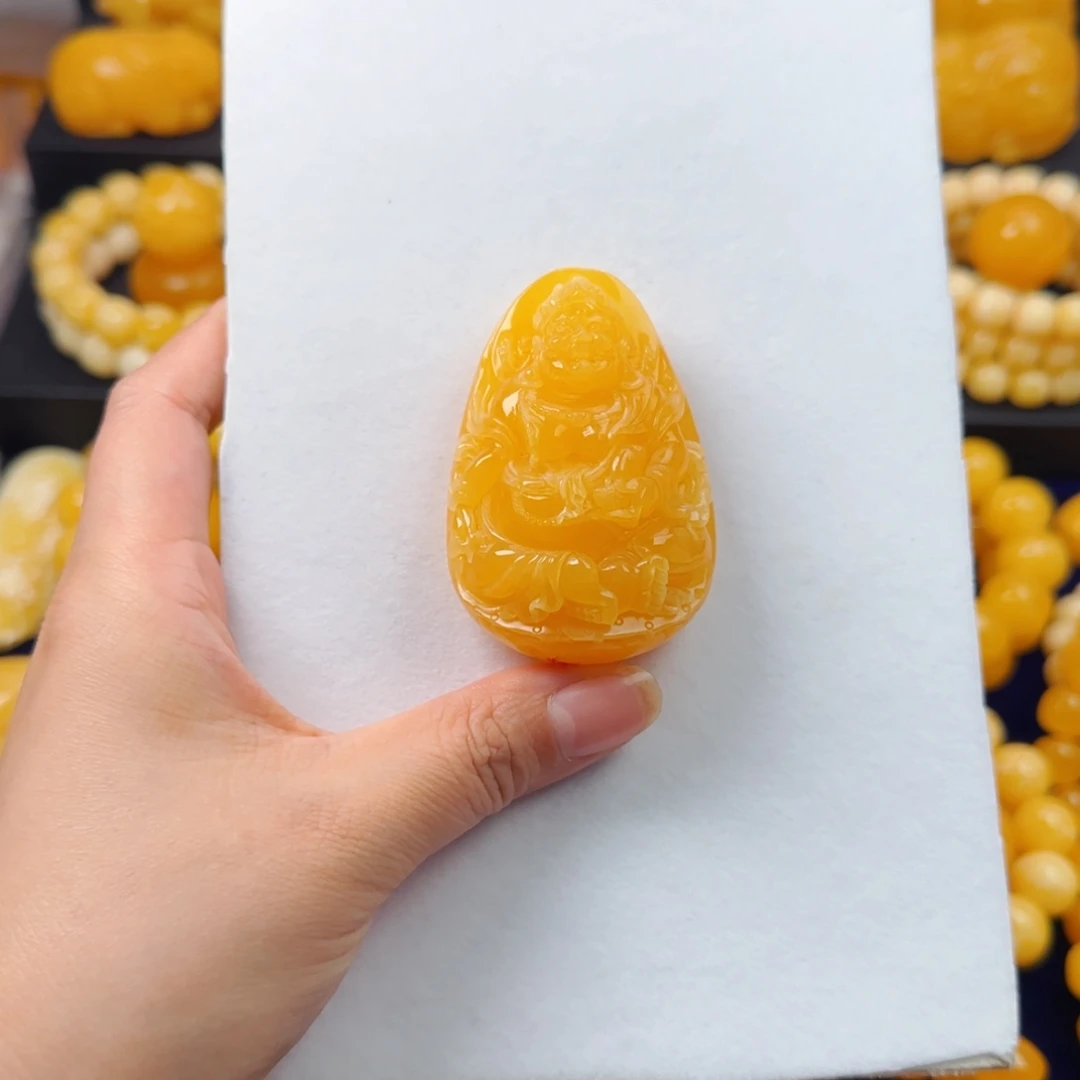 蜜蜡未镶嵌颈饰黄财神吊坠