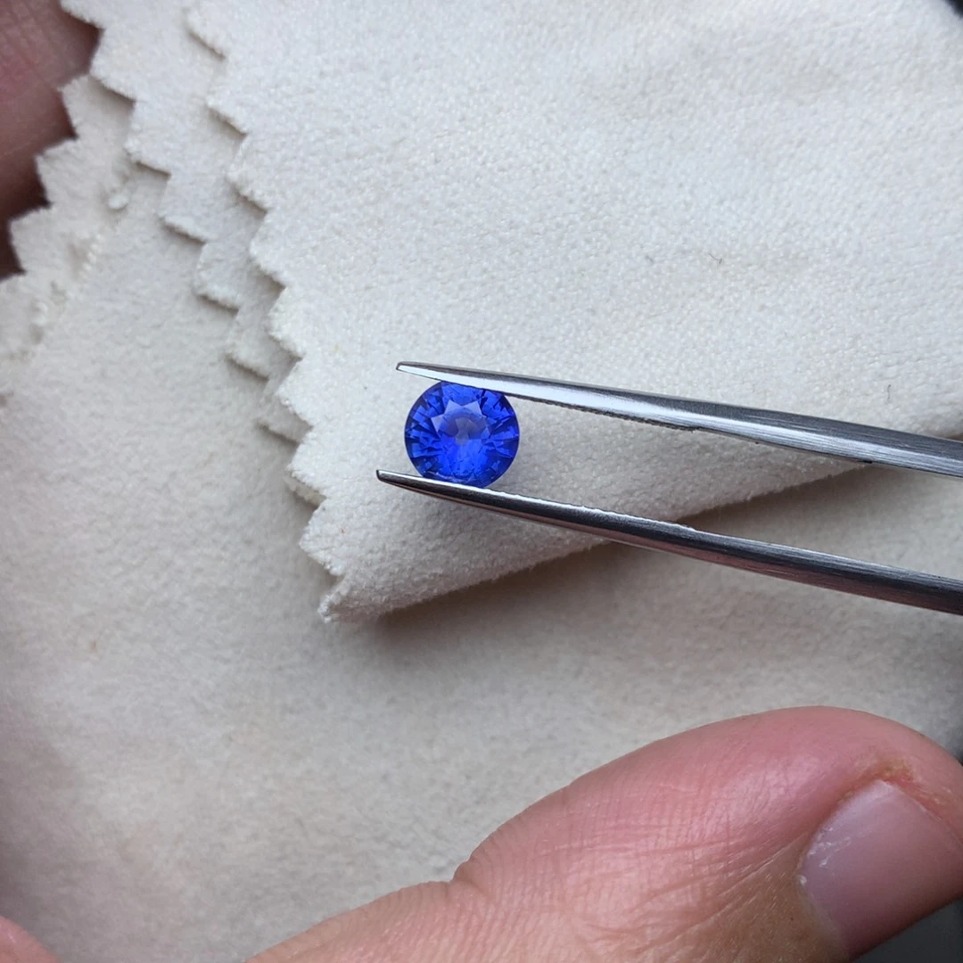 蓝宝石裸石未镶嵌1.39克拉矢车菊蓝宝石