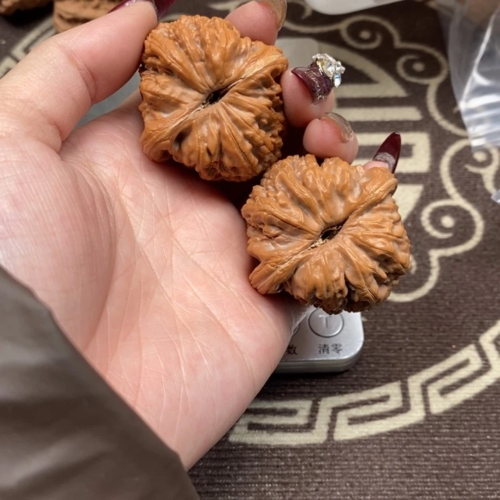 文玩核桃吊坠元宝全品