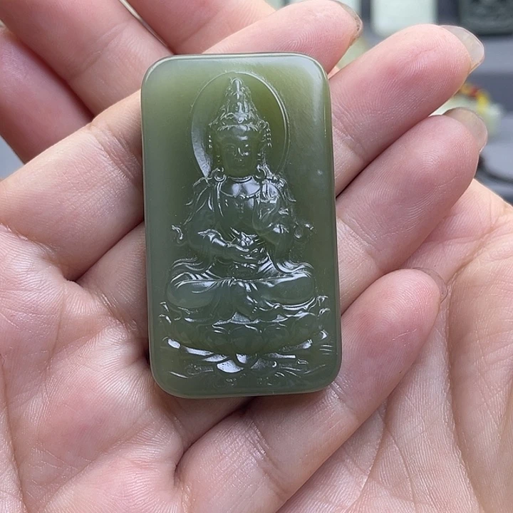魚***飛未镶嵌和田玉（糖玉）挂件