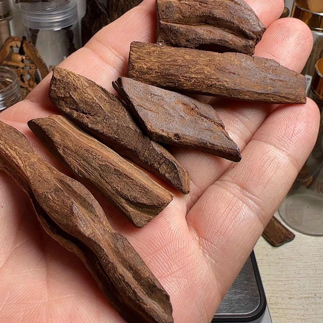 沉香碎屑沉香印尼沉香红土12克