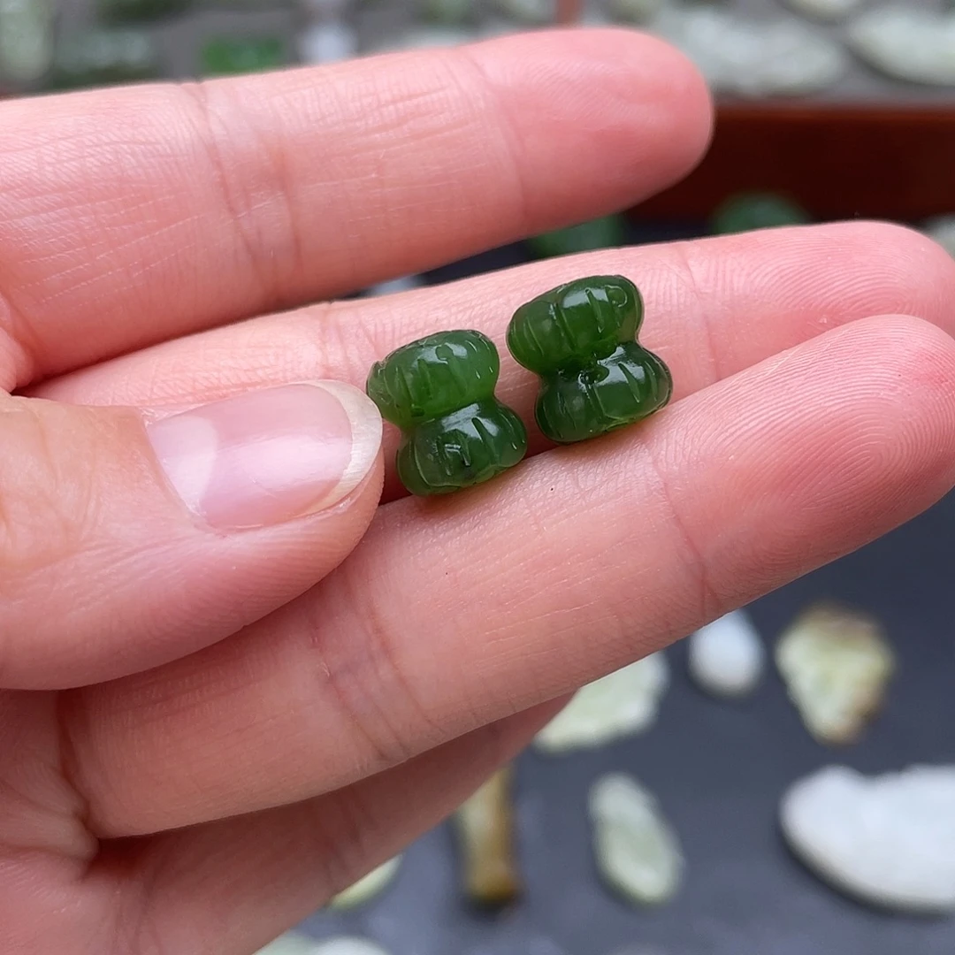 颈饰未镶嵌和田玉碧玉小并蒂莲小配饰一对