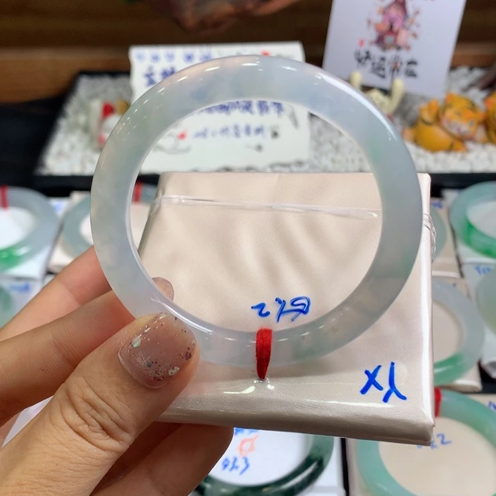 翡翠手镯未镶嵌8号