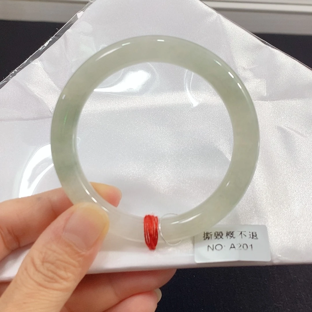 翡翠未镶嵌手镯手镯