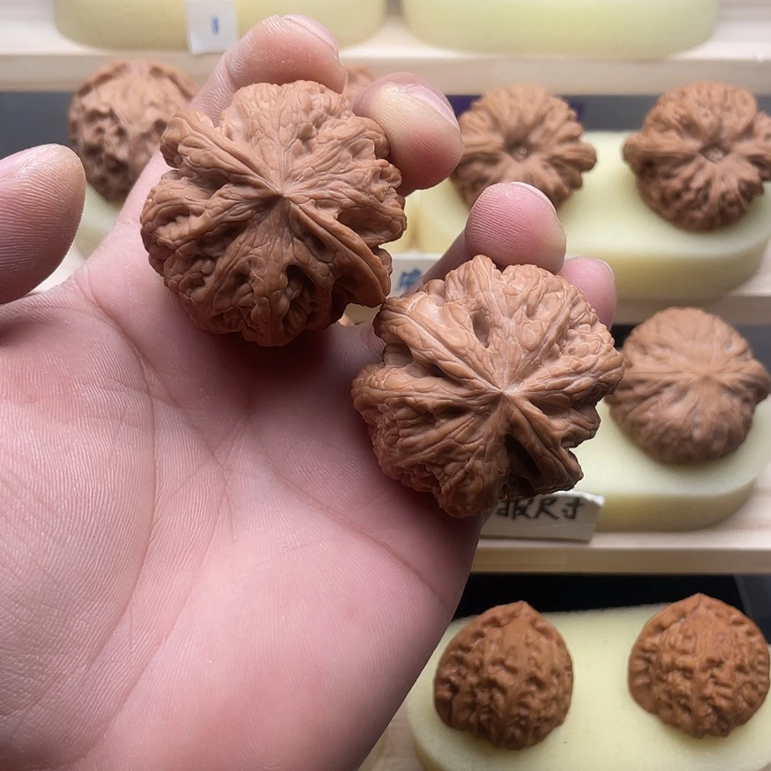 吊坠文玩核桃44大粗筋