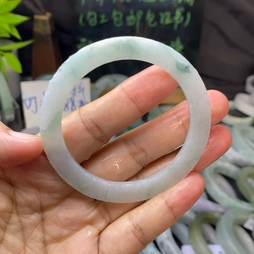 定制翡翠未镶嵌手镯
