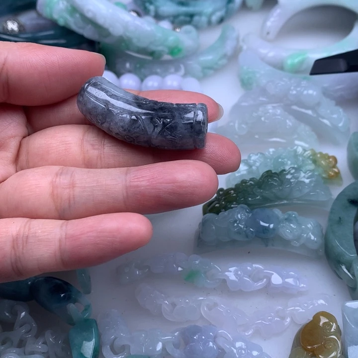 颈饰未镶嵌翡翠通孔亨管