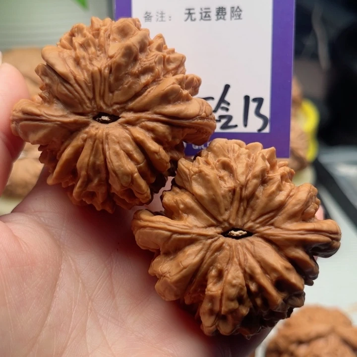 吊坠文玩核桃傷***疼文玩核桃13