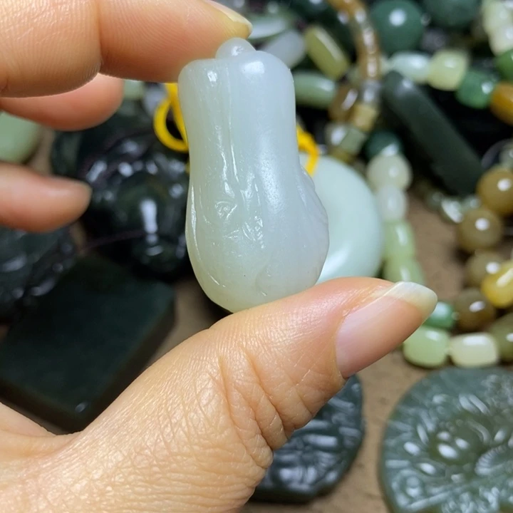 颈饰未镶嵌和田玉