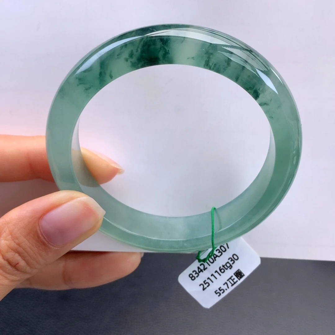 翡翠未镶嵌手镯冰莹光湖水绿飘花手镯（有纹捡漏）