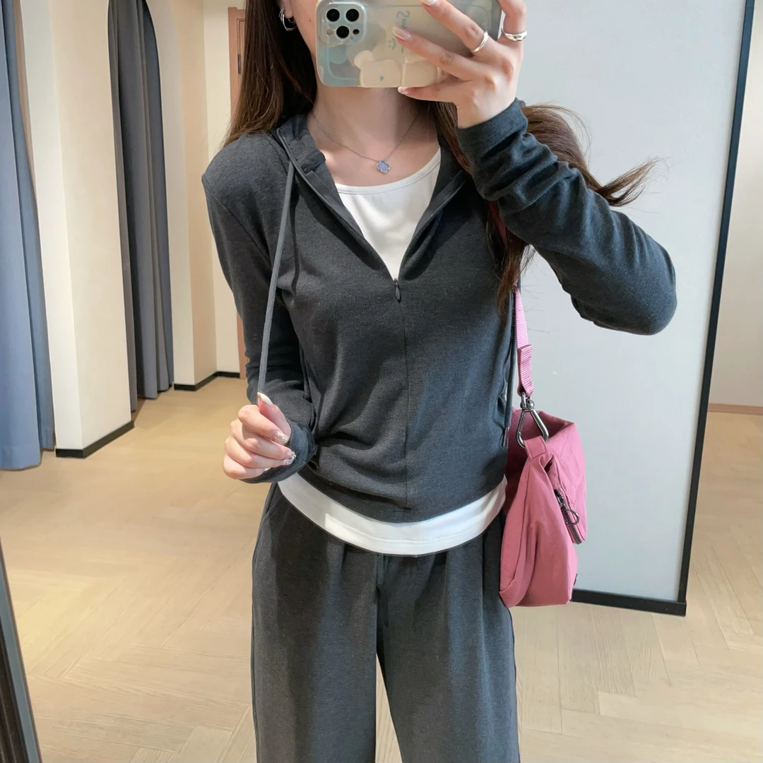 2【假两件上衣+裤子】糯米两件套连帽卫衣T恤外套阔腿裤慵懒风秋款