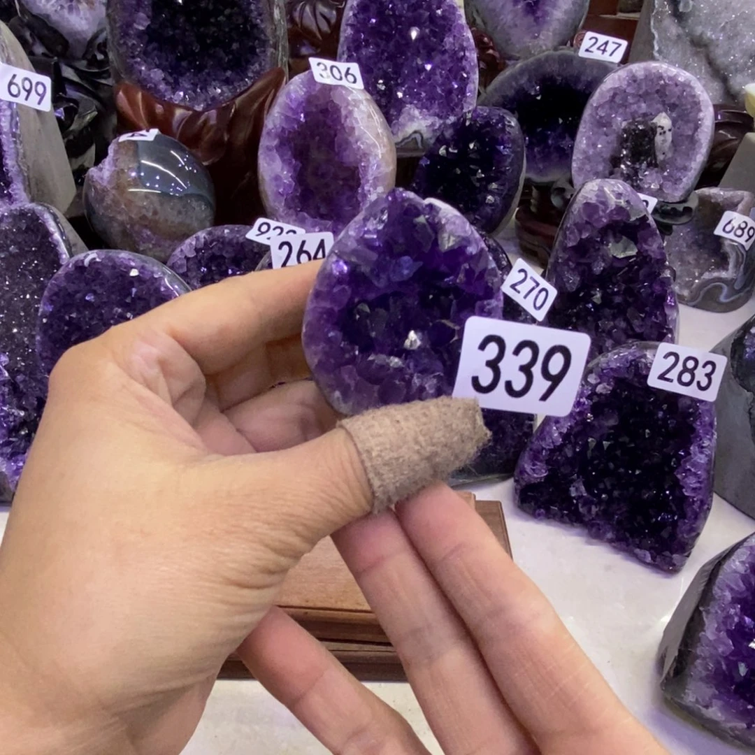 紫晶未镶嵌大型摆件（非配饰）