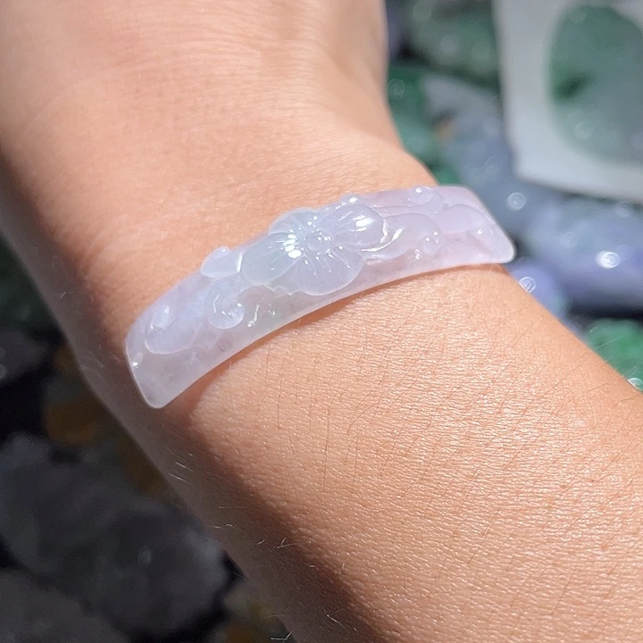 颈饰未镶嵌翡翠天